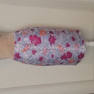 YAL New York Size 4, Embroidered Pencil Skirt. NWT